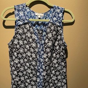 Cute sleeveless shirt with flowers